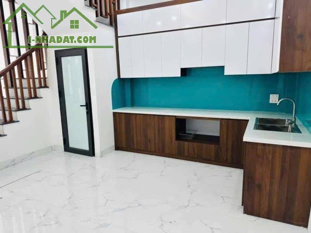 Mua nhà trong ngõ 147 Triều Khúc, 5 tầng, lô góc thoáng sáng, gần ô tô – giá chỉ 6 tỷ - 2