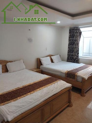 Khách sạn đang kinh doanh cần bán gấp, CMT8 Quận 3, 7 tầng, thu nhập 150tr/tháng, giá 30 - 1