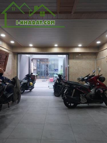 Khách sạn đang kinh doanh cần bán gấp, CMT8 Quận 3, 7 tầng, thu nhập 150tr/tháng, giá 30 - 3