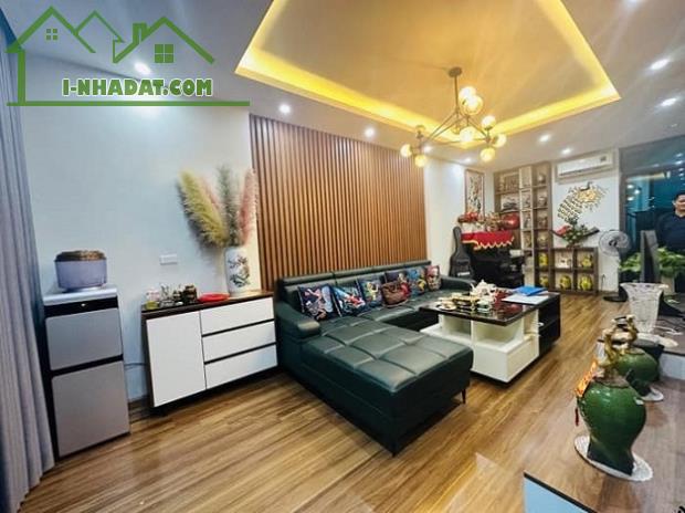 NHÀ YÊN NGHĨA PHÂN LÔ VỈA HÈ ĐƯỜNG 3ÔTÔ TRÁNH