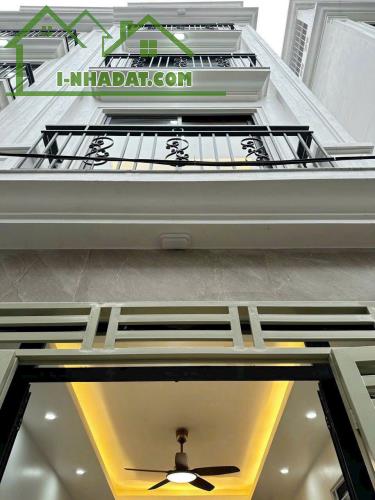 Cần Bán Gấp Căn Nhà Mới Xây Ở Văn Quán,Cách Vài Mét Ra Đường Ô Tô.Giá 6.8Tỷ CóTL