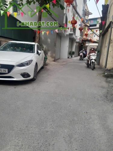 Nhà đẹp Đại Cát, Bắc Từ Liêm, 32m2, 5 tầng, vị trí đẹp, mặt tiền rộng, ngõ to, giá tốt.
