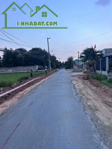 BÁN NHÀ ĐANG HOÀN THIỆN ÚT AN GIÁ 2TY8 TL DT 4.5X23 SHR HOÀN CÔNG