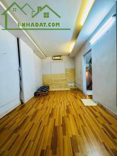 Duy nhất 1 nhà Huỳnh Thúc Kháng ô tô tránh 6m ra phố 4T 40m2 MT 5.2m cho thuê 30tr/tháng - 4
