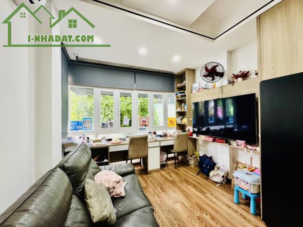 Bán nhà Trường Sa, P2, Phú Nhuận, vị trí đẹp 5 tầng gần pxl, giá 8,9 tỉ - 2