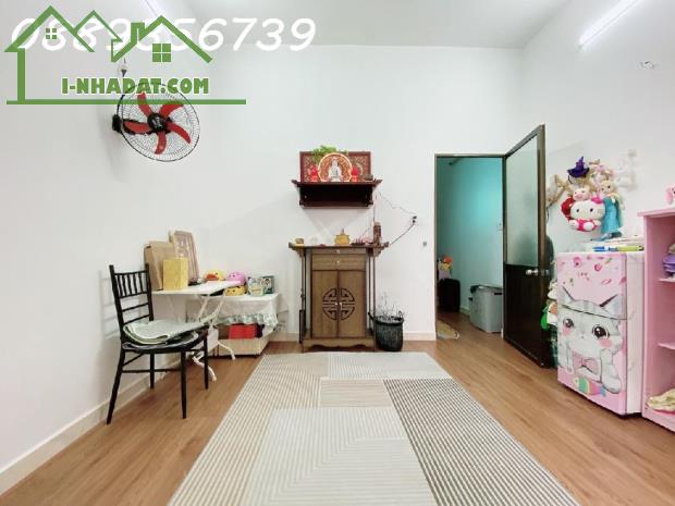 NHÀ ĐẸP MỚI XÂY – NGAY VẠN HẠNH MALL – QUẬN 10 – 3PN – SỔ RIÊNG – GIÁ TỐT - 4