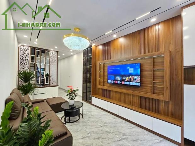BÁN NHÀ VÕ CHÍ CÔNG - TÂY HỒ- 5 TẦNG MỚI Ở NGAY- MỖI TẦNG 1 PHÒNG KHÉP KÍN- 40M  HƠN 7 TỶ
