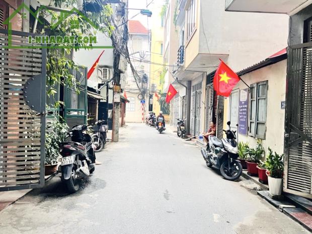 PHÂN LÔ Hồ Tùng Mậu nhà đẹp 40m2*5T kinh doanh, ngõ ô tô tránh, 2 mặt ngõ, full nt 11.5 tỷ