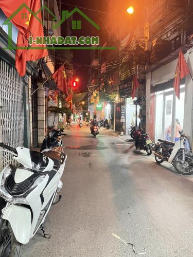 Bán nhà phố Hồ Đắc Di, Đống Đa, nhà đẹp dân xây, diện tích rộng, ô tô tránh đỗ