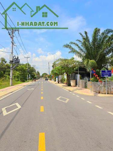 Kinh Khủng Khiếp, Bán Nhà Dt 201m2, ngang 6, Mặt Tiền, Quận 9, Giá chỉ 2.96ty
