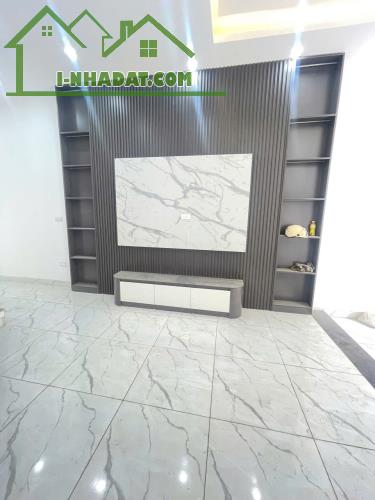 5.85 tỷ nhà Ngọc hồi, Thanh Trì, 50m2 xây 4 tầng , ô tô tới của - ô chờ thang máy. - 2