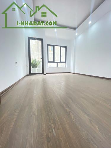 5.85 tỷ nhà Ngọc hồi, Thanh Trì, 50m2 xây 4 tầng , ô tô tới của - ô chờ thang máy. - 4