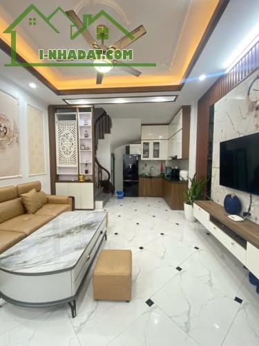 HIẾM - TRUNG TÂM ĐÔNG NGẠC - 5 TẦNG MT 4.7M - GẦN Ô TÔ TRÁNH - FULL NỘI THẤT