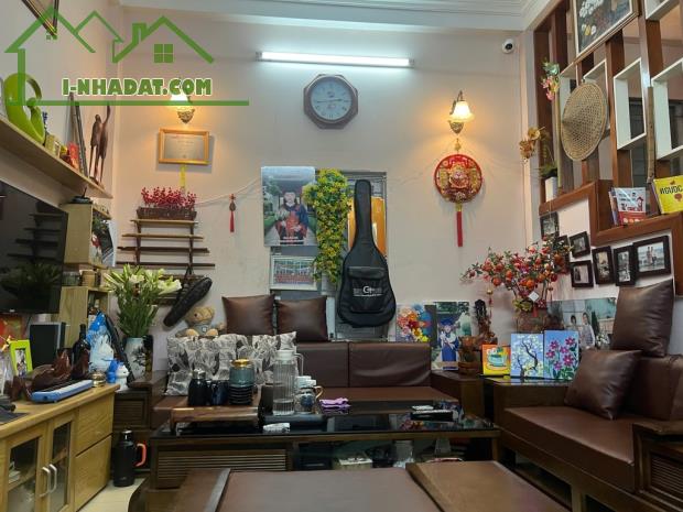 NHÀ DÂN XÂY - CĂN GÓC - THOÁNG SÁNG 2 MẶT - NỘI THẤT XỊN - 1