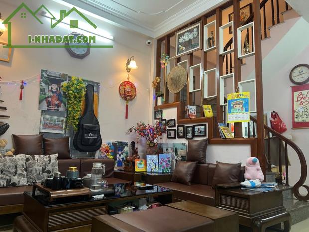 NHÀ DÂN XÂY - CĂN GÓC - THOÁNG SÁNG 2 MẶT - NỘI THẤT XỊN - 2