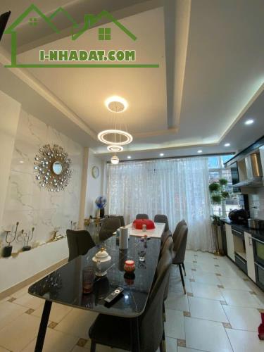 Ông Ích Khiêm 5 tầng x mặt tiền 4.5M - Cách mặt phố vài bước chân. Gần ô tô. Trước nhà tho - 2