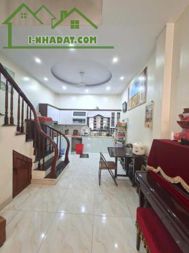 Bác em cần bán nhà liền kề Giếng Sen, La Khê – 5 tầng – 4 ngủ – đường 6m – Giá nhỉnh 15 tỷ