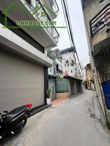 Nhà Ngọc Lâm, 40m, 4 tầng, gần ô tô, ngõ thông. Giá chỉ 7.X tỷ - 1
