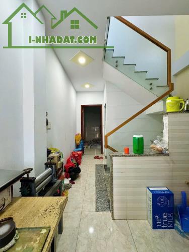NHÀ B.ÁN QUANG TRUNG GV - SÁT NGÃ 4 VỚI PHAN HUY ÍCH & ST EMART2 - DT 50M² - 4 TẦNG - 3