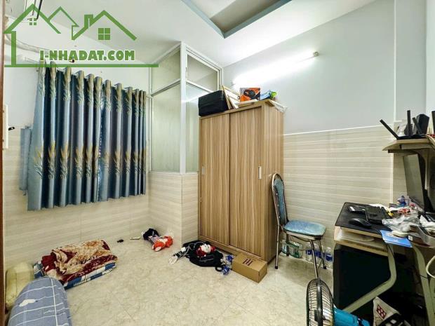 NHÀ B.ÁN QUANG TRUNG GV - SÁT NGÃ 4 VỚI PHAN HUY ÍCH & ST EMART2 - DT 50M² - 4 TẦNG - 5