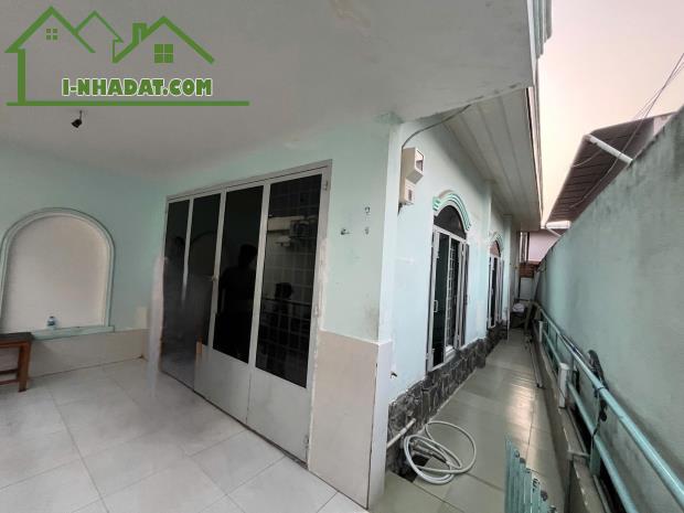 Cho thuê nhà nguyên căn gần chợ Thủ Đức, đường số 40 - Linh Đông