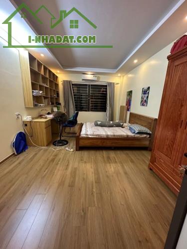 Bán nhà Kim Đồng  Giáp Bát. 12.3 tỷ, Ô tô tránh, kinh doanh đỉnh, mặt tiền rộng đẹp.