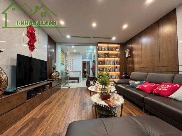 Nhà 2 mặt ngõ ô tô tránh, đẹp nhất phố Kim Đồng, HM, DT 60m2 x8T Thang máy, view hồ, KD