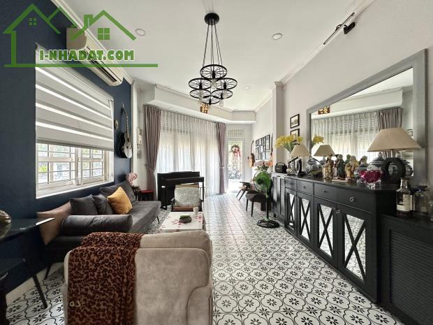 MẶT TIỀN HOA LAN, P2, PHÚ NHUẬN - LÔ GÓC 2 MẶT TIỀN VIP - 4 TẦNG - 32.5 TỶ - 2