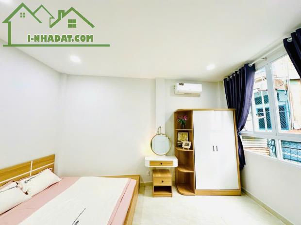Căn hộ rộng 35m2 cửa sổ trời full nội thất ở Hoàng Hoa Thám giáp Q1 ở Bình Thạnh - 1