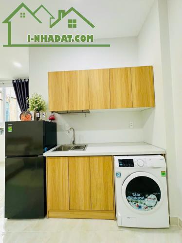Căn hộ rộng 35m2 cửa sổ trời full nội thất ở Hoàng Hoa Thám giáp Q1 ở Bình Thạnh - 3