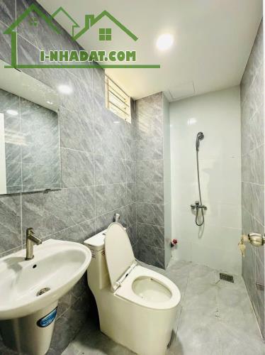 Căn hộ rộng 35m2 cửa sổ trời full nội thất ở Hoàng Hoa Thám giáp Q1 ở Bình Thạnh - 4