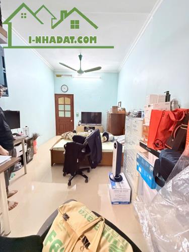Nhà  thoáng- gần oto-Tôn Thất Tùng 35m x4T -  ở ,cho thuê-Giá 8.2  tỷ   LH 0962159705 - 1