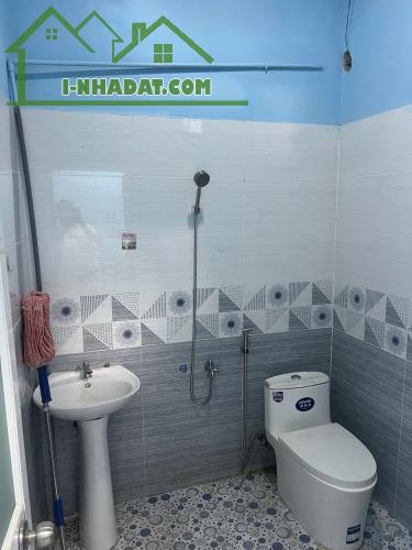 Bán nhà 200m2 MẶT TIỀN vừa ở vừa Kinh Doanh, giá rẻ hơn trong hẻm - 4
