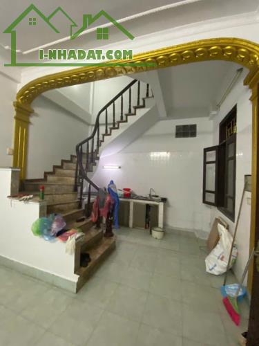 Tậu nhà ngõ Thịnh Hào- lô góc 36 mx 5T mặt tiền 6,1m   ở ,thuê. 7.5 tỷ .0962159705 - 2