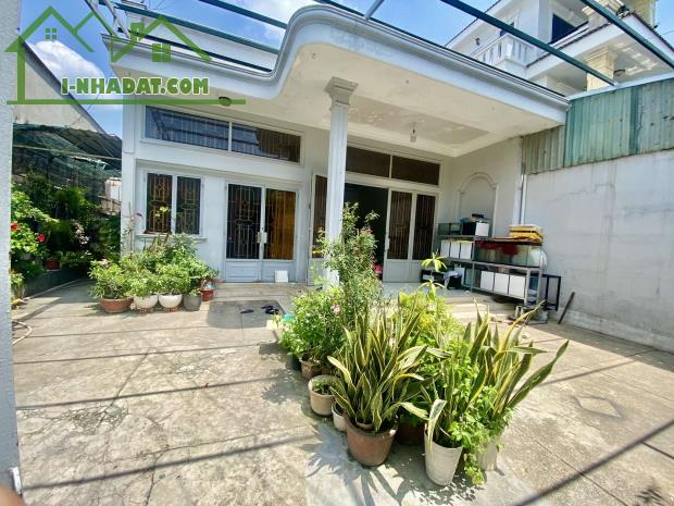 Bán Nhà Lê Thị Lơ ,220m2, ngang đẹp 10m, Hẻm xe hơi 5m, xe hơi ngủ trong nhà. - 1