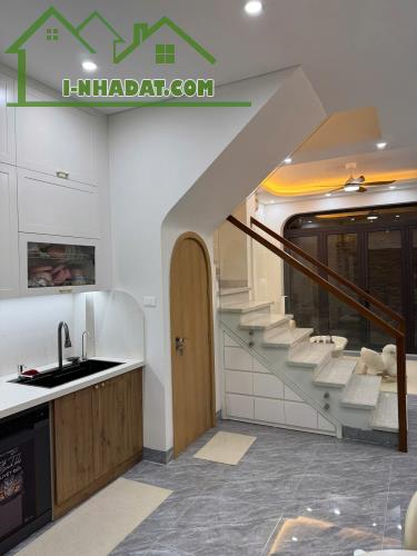 Bán nhà Ngọc Thụy 47m² – 3.5 tầng – Full nội thất – Giá 6.6 tỷ - 1