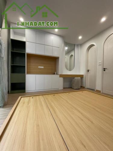 Bán nhà ngõ 639 Hoàng Hoa Thám, diện tích 32m x 6 tầng, mặt tiền 3.8m, giá 7,69 tỷ( - 3