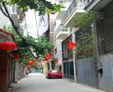Nhà đẹp lung linh! Hoàng Quốc Việt, Cầu Giấy, gần phố, phân lô, ô tô đỗ cửa, sổ hoa khôi,