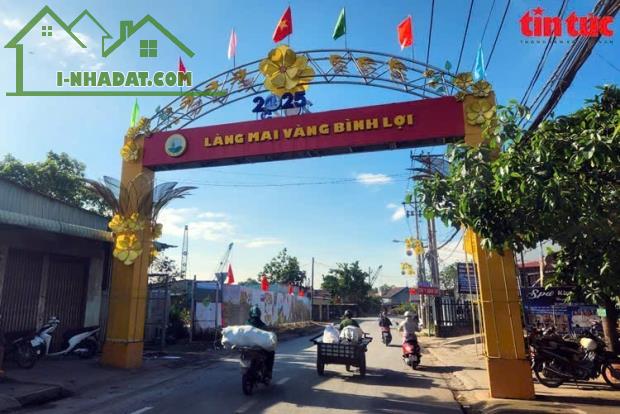 Bán đất mặt tiền thổ cư Bình Chánh, đường Vườn Thơm, 582m2, chỉ 18 triệu/m2.