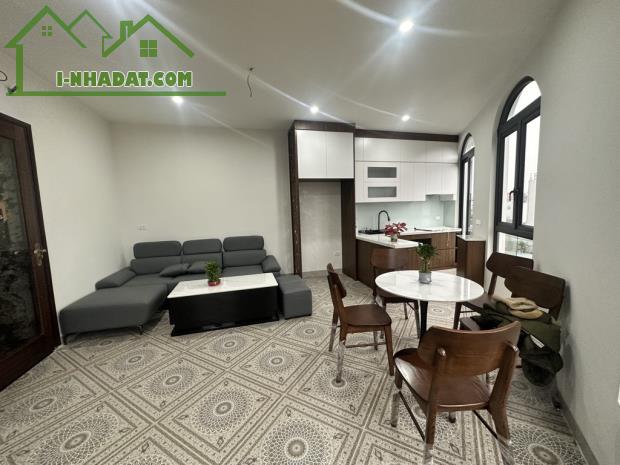 BÁN NHÀ NGỌC THỤY - LONG BIÊN - 6 TẦNG - THANG MÁY - GARA  - 41m² - MT 5M - giá 9,3 tỷ