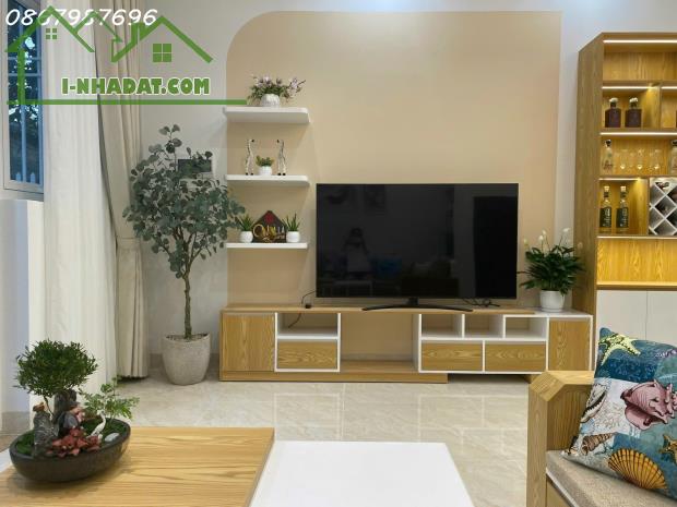 BÁN NHÀ GÓC 2 MẶT TIỀN ĐƯỜNG CHÍ LINH – PHƯỚC HÒA, NHA TRANG – NHÀ ĐẸP FULL NỘI THẤT