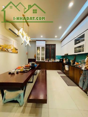 BÁN NHÀ MẶT PHỐ VIP NGỌC LÂM LONG BIÊN.DIỆN TÍCH 116M² x 3 TẦNG - GIÁ CHỈ 33.5 TỶ.CÓ TL - 1