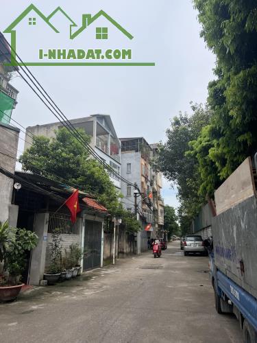 Bán đất 180m2, sổ đỏ chính chủ Nguyễn Khoái Thanh Trì Hoàng Mai mặt tiền 8m ô tô tải 5 tấn