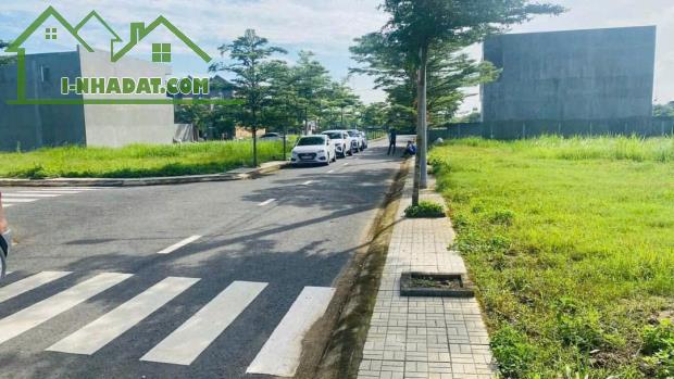BÁN 10 LÔ ĐẤT F0 SỔ RIÊNG CHỈ 1TỶ HƠN XÍU GIÁP PHƯỜNG BỬU LONG