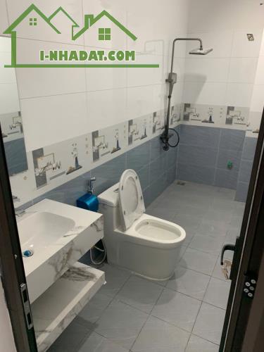 KHÔNG ĐÂU RẺ HƠM. NHÀ 3Tx35m2 GIÁP ĐẠI HỌC TD-TT, Ô TÔ ĐỖ CỬA. GIÁ 2.65TỶ - 1