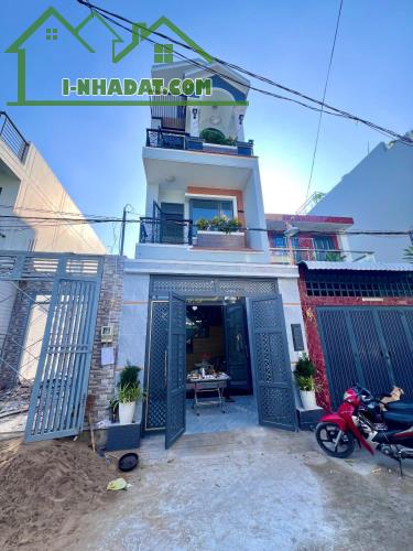 BÁN NHÀ HẺM XE HƠI 5m - 60.4m2 (4 x 15), 3 TẦNG, 4PN, LÒ LU, TRƯỜNG THẠNH, QUẬN 9