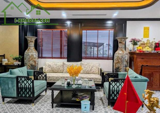 BÁN KHẢN CẤP TÒA NHÀ VCHO THUÊ DÒNG TIỀN ÔN ĐỊNH - CẦU GIẤY - 200 M2-9 T - 150 TỶ - 1