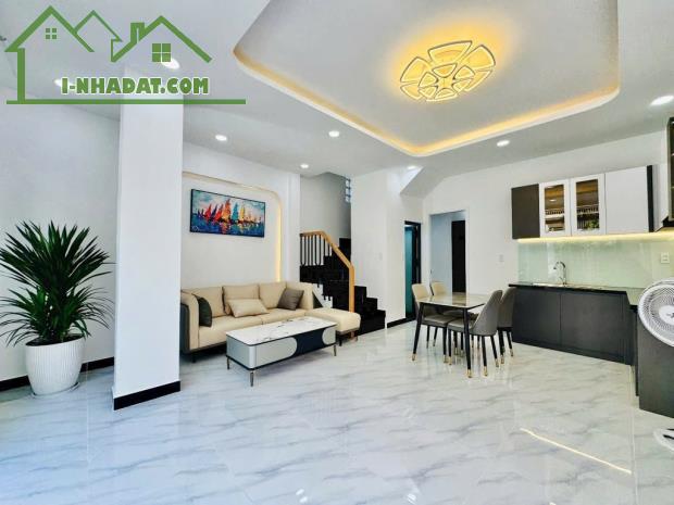 SIÊU PHẨM - 3 PN - GẦN ĐẠI HỌC CÔNG NGHIỆP , DT 58 M2, 4,5 x12 M . LÝ THƯỜNG KIỆT, P4 ,GV - 1