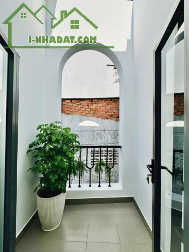 SIÊU PHẨM - 3 PN - GẦN ĐẠI HỌC CÔNG NGHIỆP , DT 58 M2, 4,5 x12 M . LÝ THƯỜNG KIỆT, P4 ,GV - 5