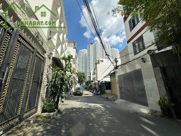 BÁN NHÀ KHU KIỀU ĐÀM - HIM LAM, QUẬN 7
Diện tích: 5x16m
Giá: Nhỉnh 11 tỷ - 1